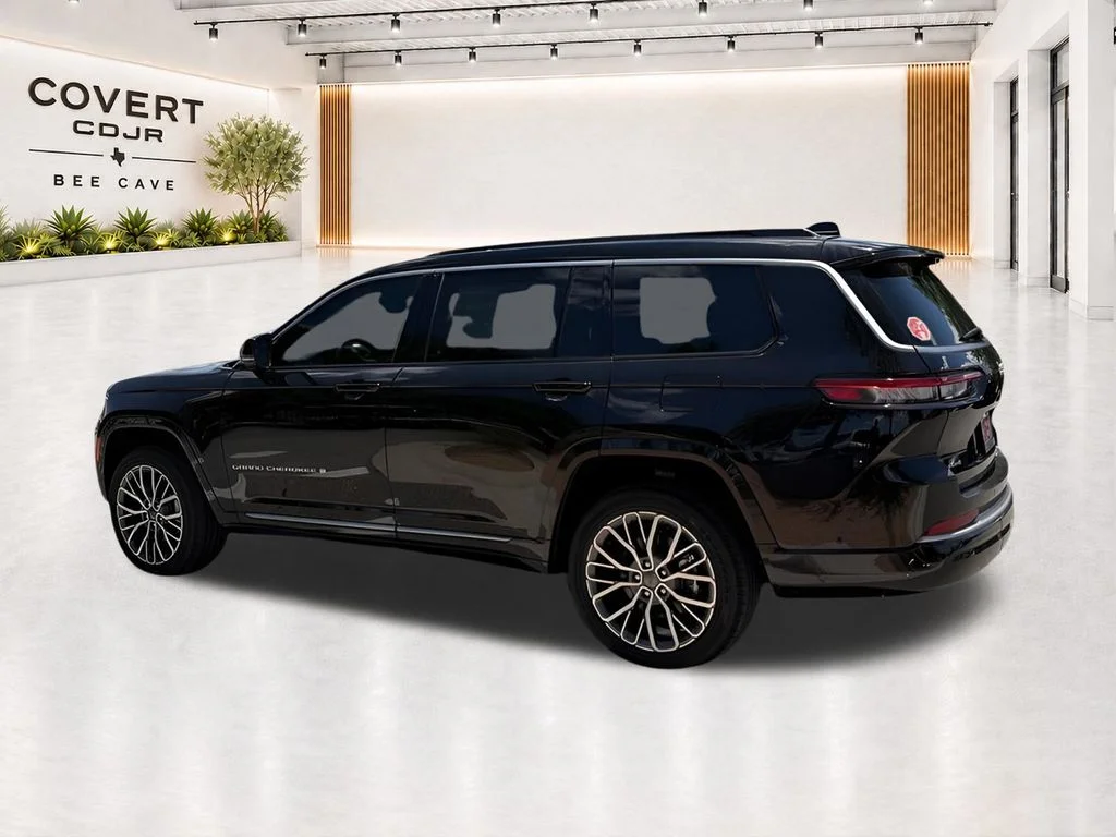 New 2026 Diamond Black Crystal Pearl-Coat Exterior Paint Jeep Summit image 9