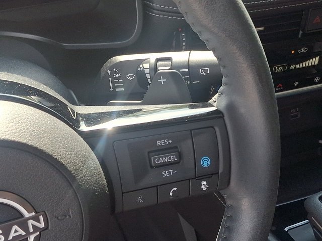 Used 2023 Gray Nissan Platinum image 23