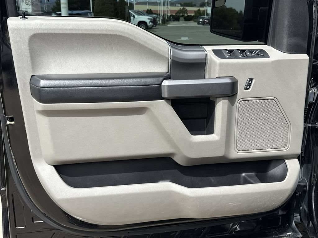 Used 2020 Black Ford XLT image 23