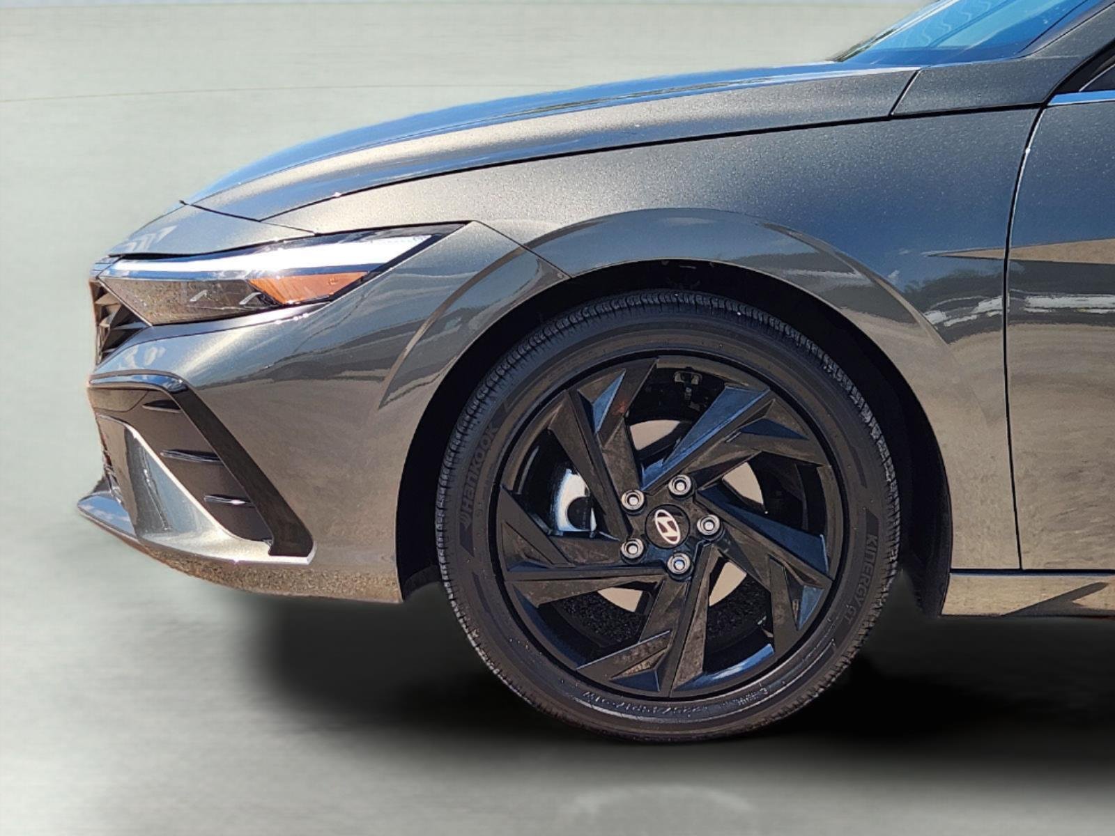 2026 Hyundai Elantra SEL - Photo 8