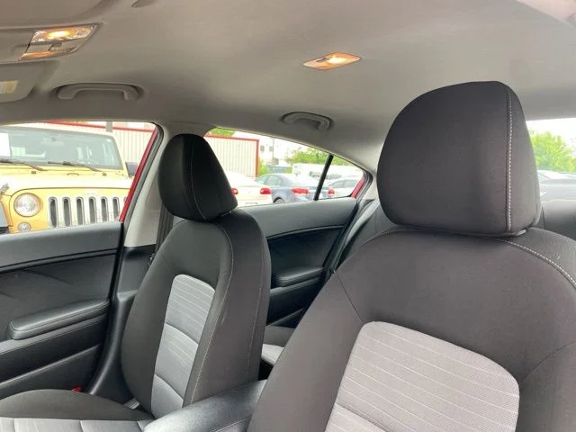 Used 2015 Red Kia EX image 11