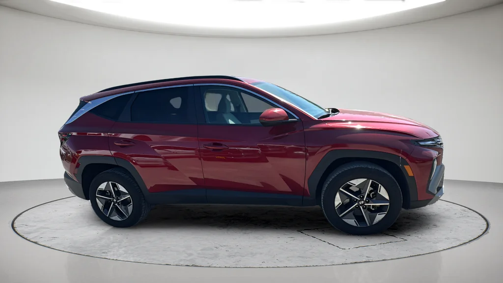 Used 2025 Red Hyundai SEL image 3