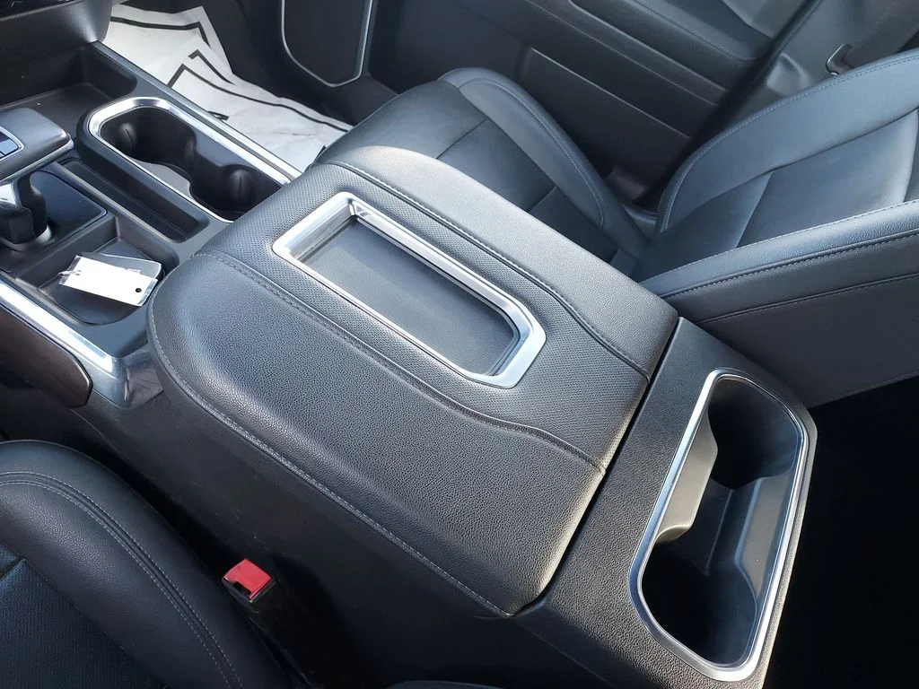 Used 2022 Silver GMC SLT image 27