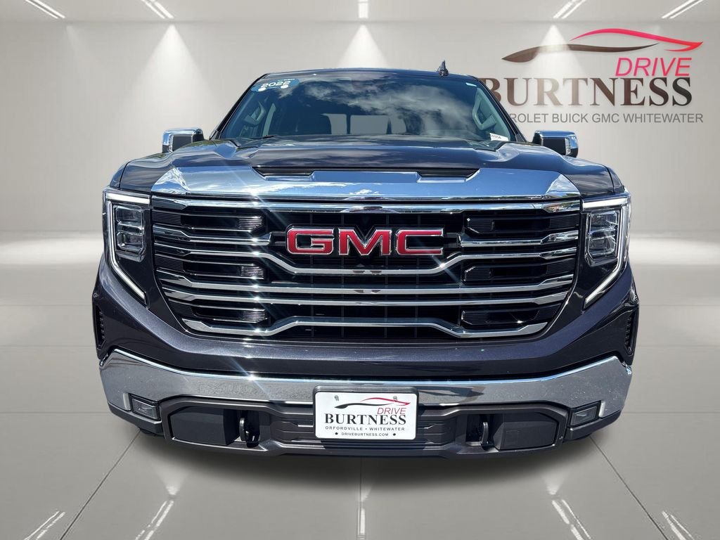 Used 2022 Silver GMC SLT image 3