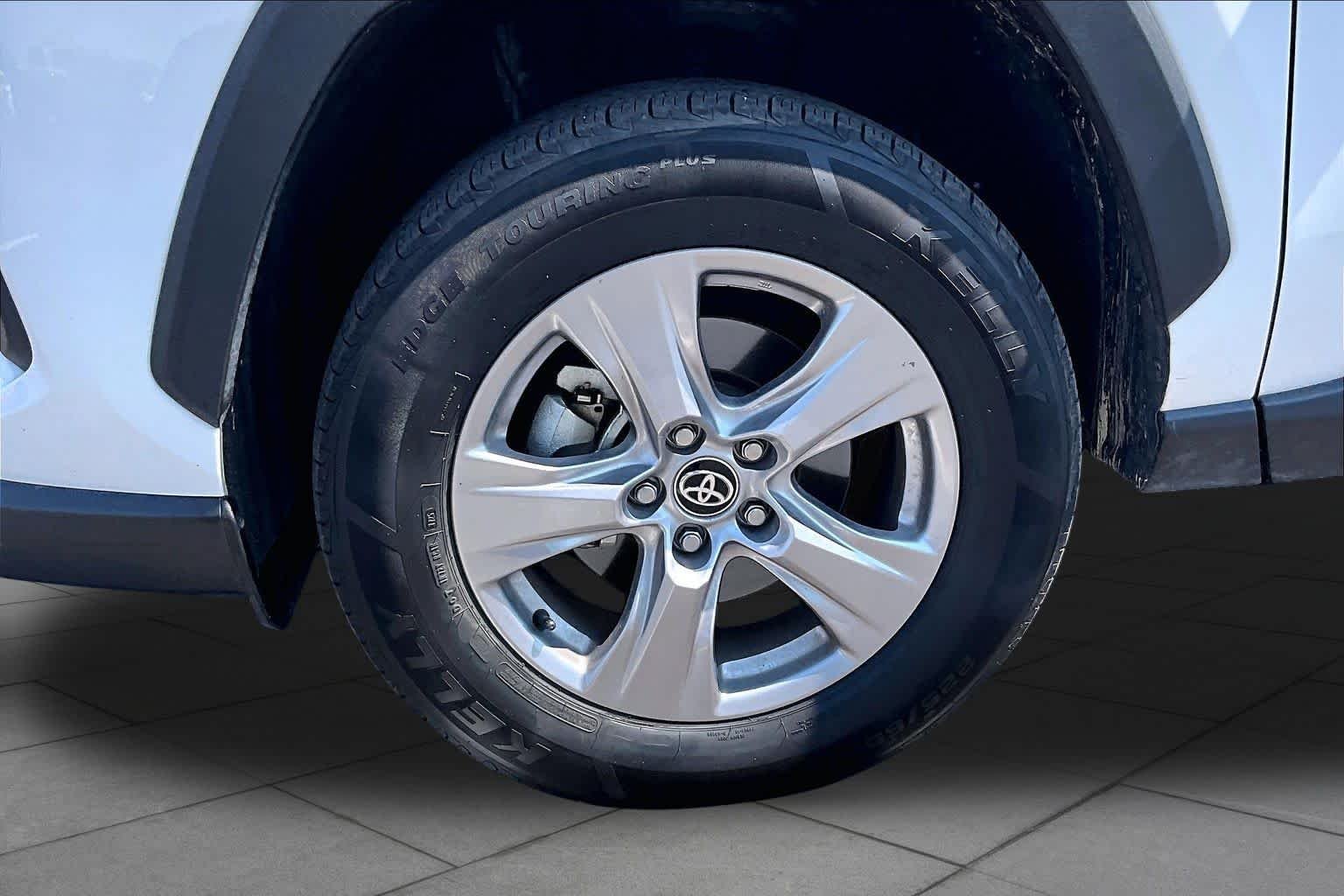 Used 2025 Ice Cap Toyota XLE image 10