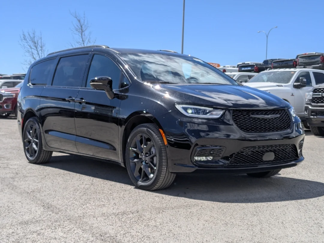 New 2026 Black Chrysler Select - - AWD - 3.6L Pentastar VVT V6 - S Appearance Pkg w/ 20 Whls & More! image 2