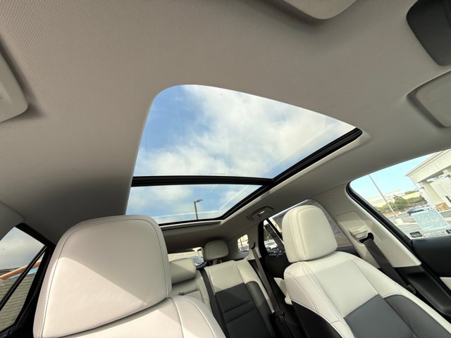 New 2026 Frostline White Pearl Honda Touring image 3