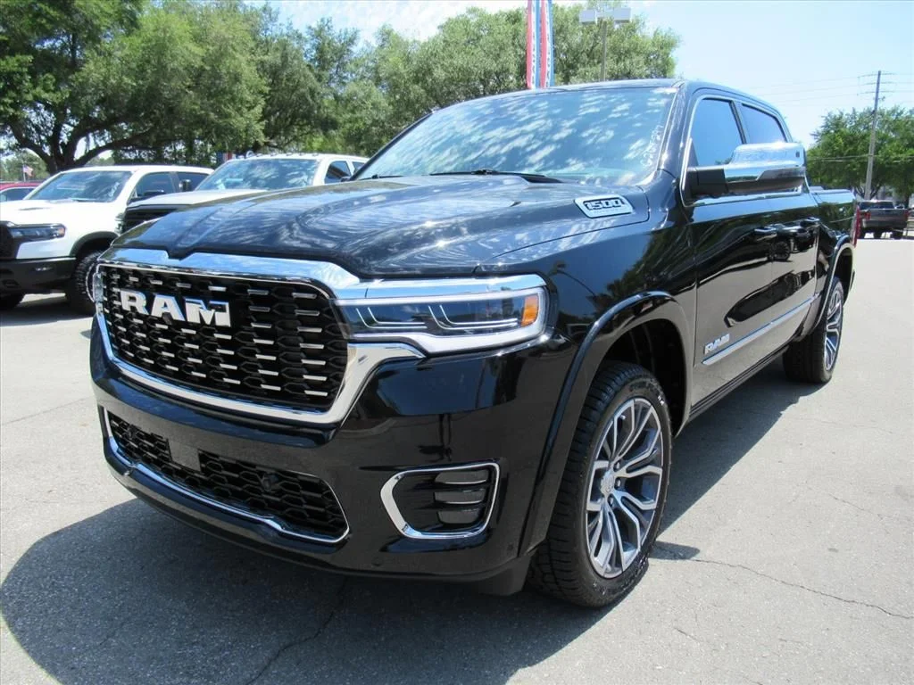 New 2026 Diamond Black Crystal Pearl-Coat Exterior Paint RAM Tungsten image 3