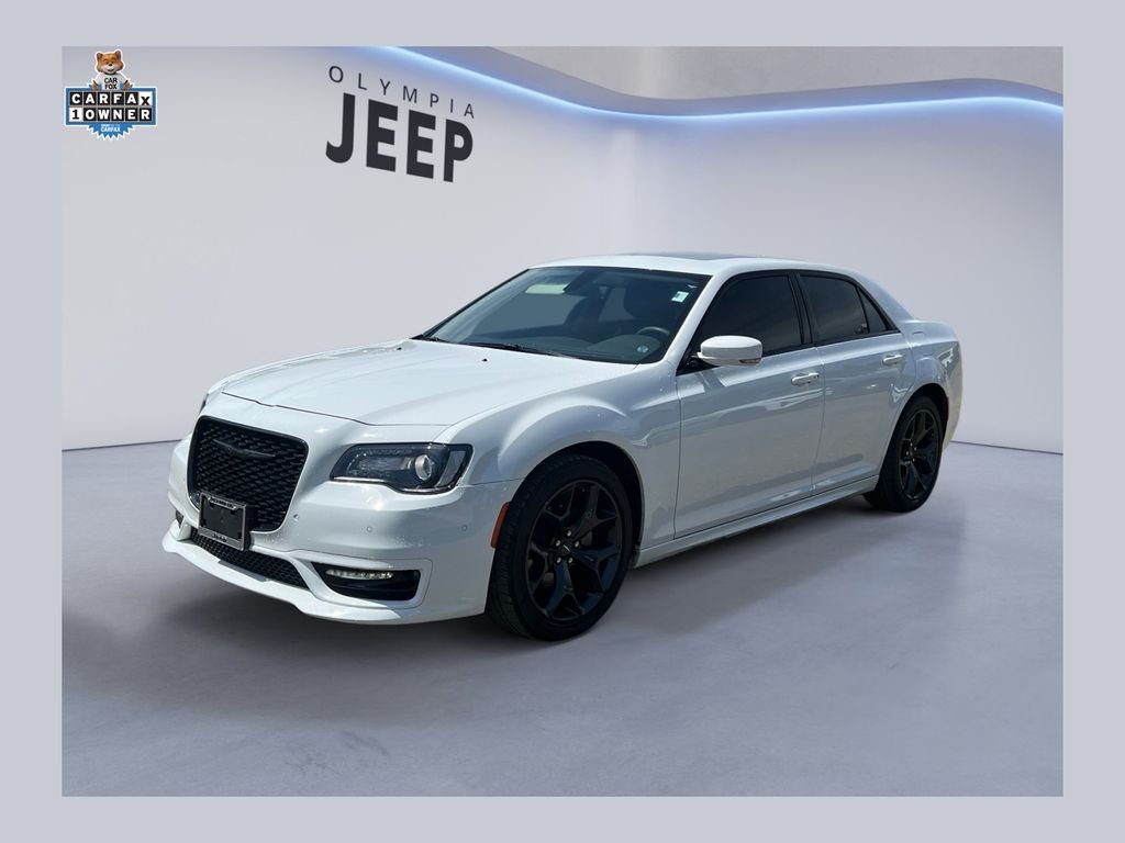 2023 Chrysler 300 Touring L RWD's photo