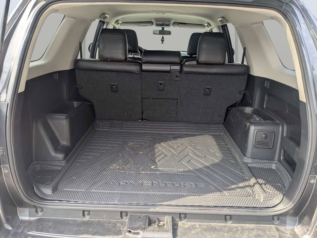 Used 2012 Gray Toyota SR5 image 12