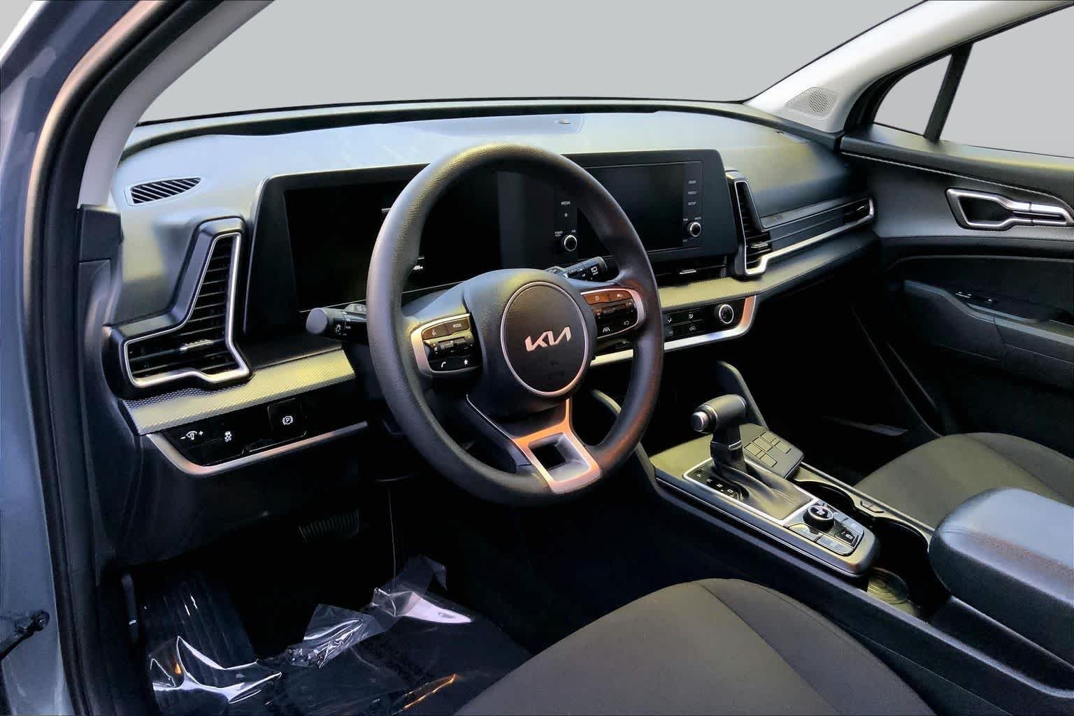 Used 2025 Everlasting Silver Kia LX image 15