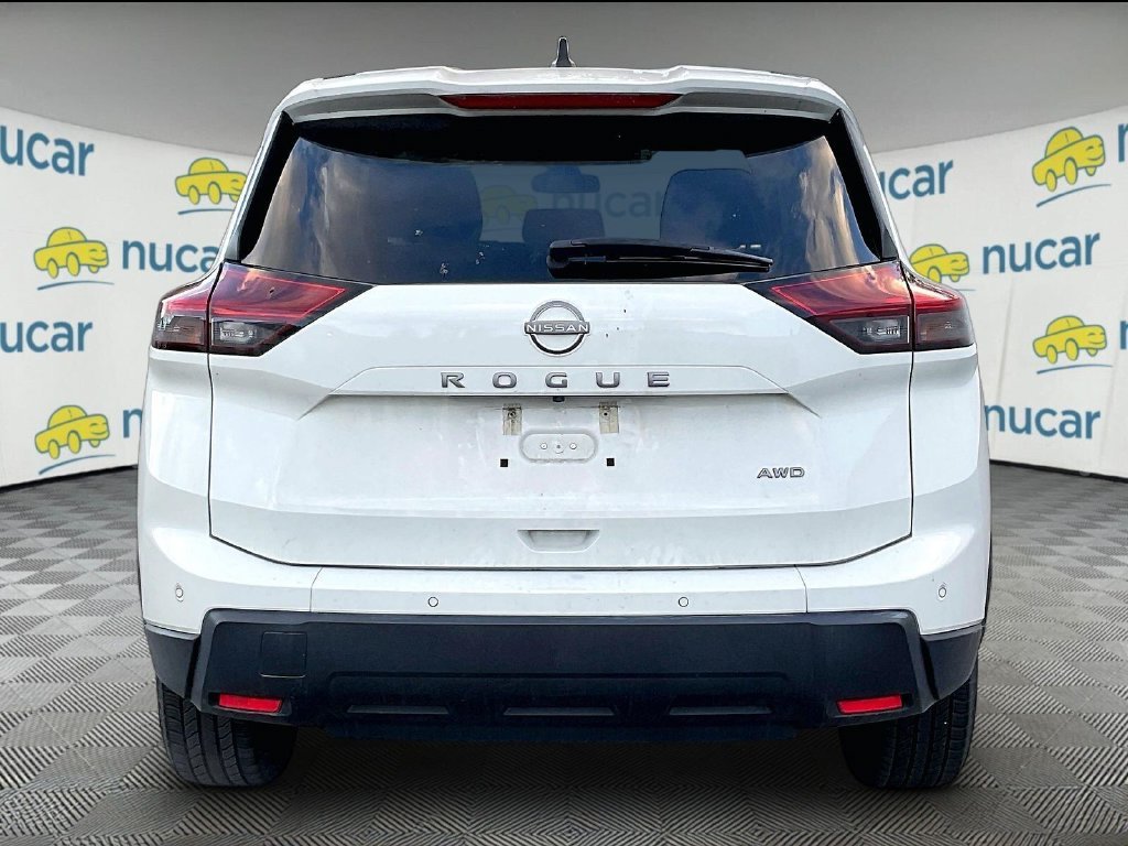 Used 2024 Glacier White Nissan S image 5