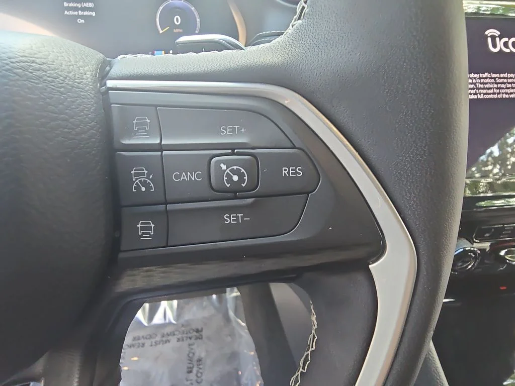 Used 2023 Black Jeep Altitude image 19