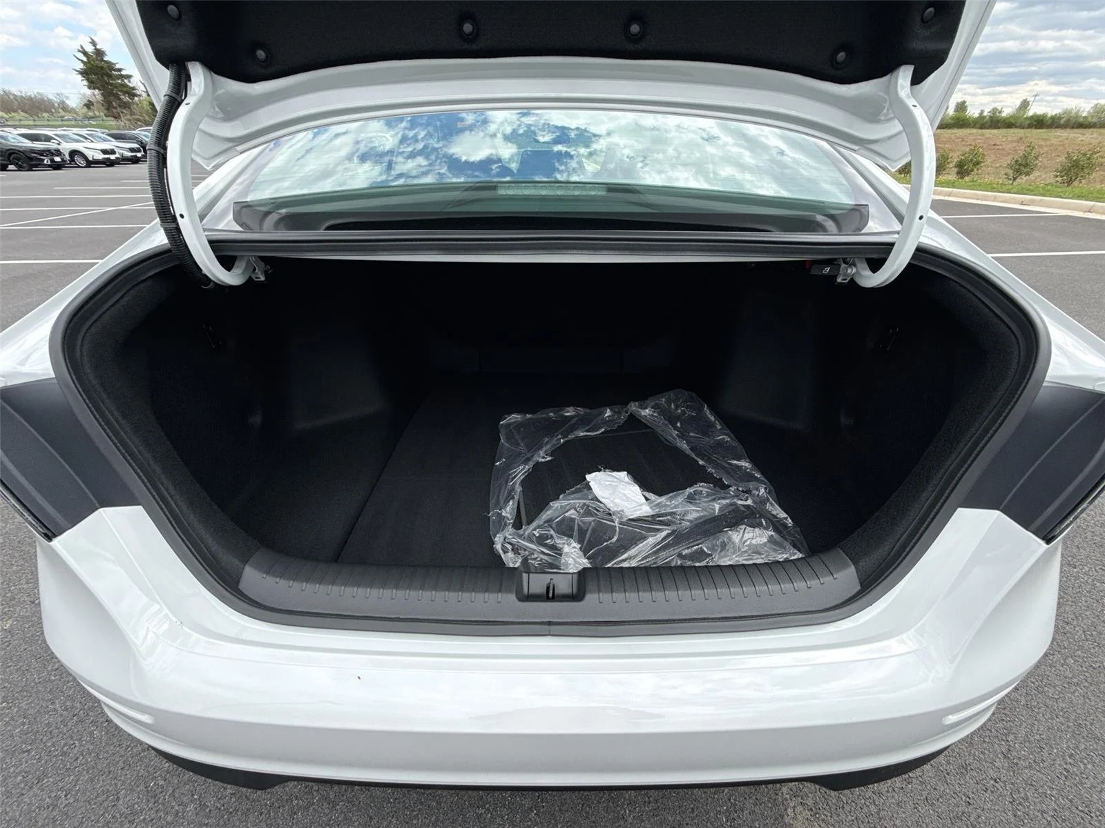 2025 Honda Accord LX - Photo 16