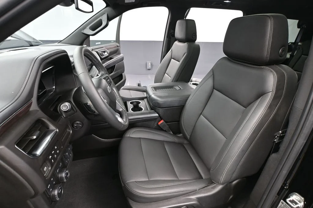 Used 2024 Black Chevrolet Z71 image 18