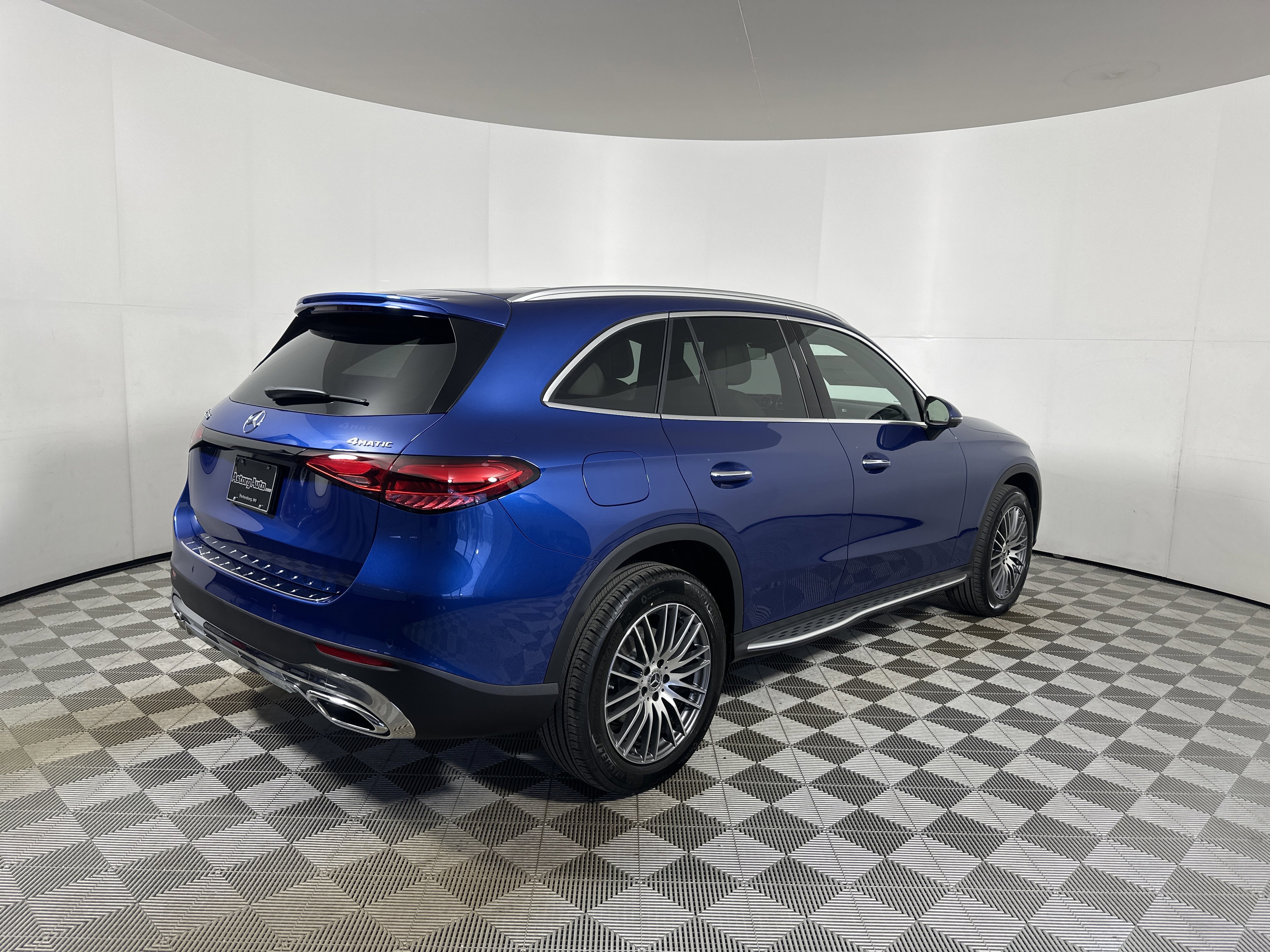 New 2026 Starling Blue Metallic Mercedes-Benz GLC 300 image 33