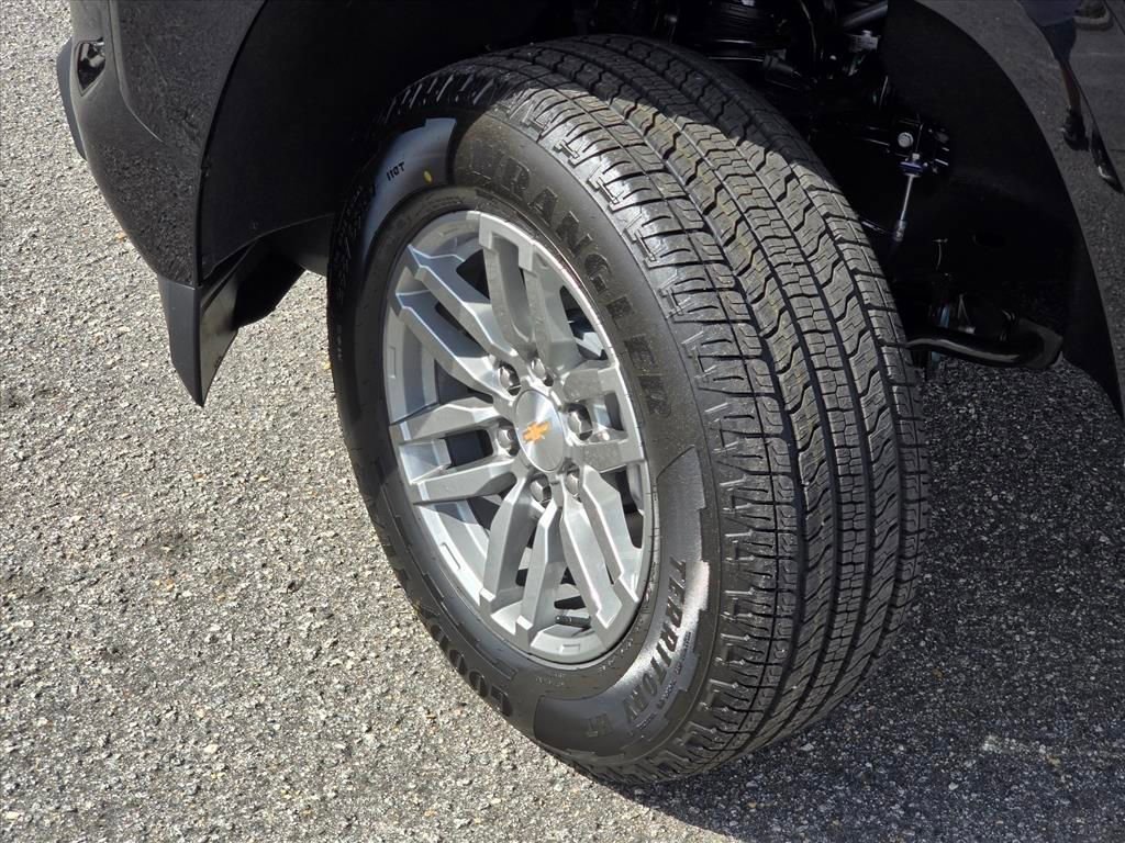 New 2026 Black Chevrolet LT image 38