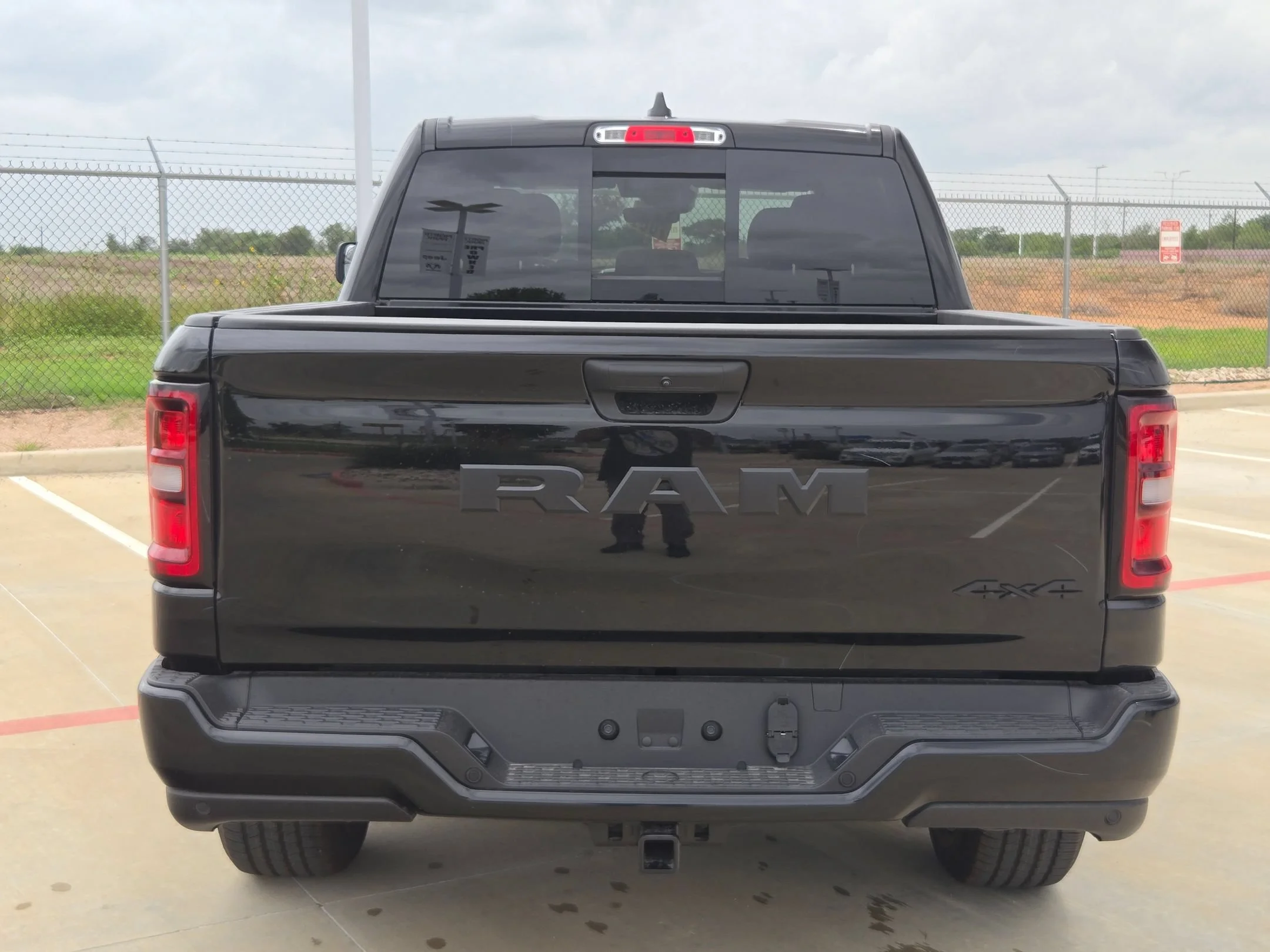 New 2026 Diamond Black Crystal Pearlcoat RAM Express image 4