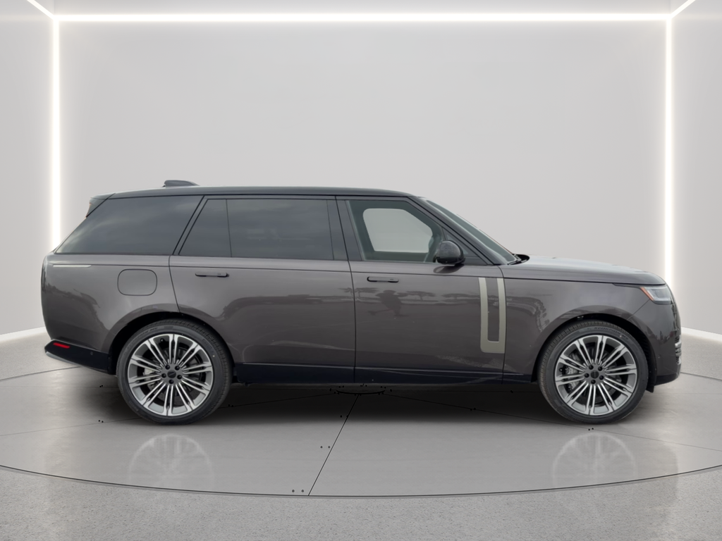 New 2026 Charente Grey Land Rover SE image 4
