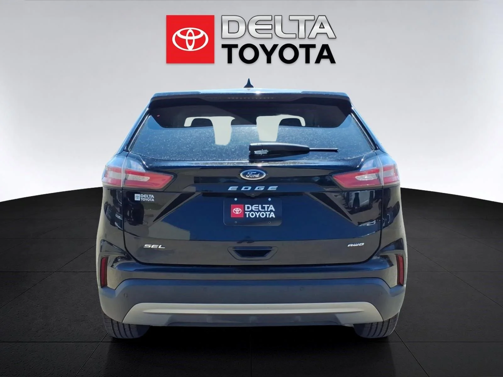 Used 2024 Agate Black Ford SEL image 4