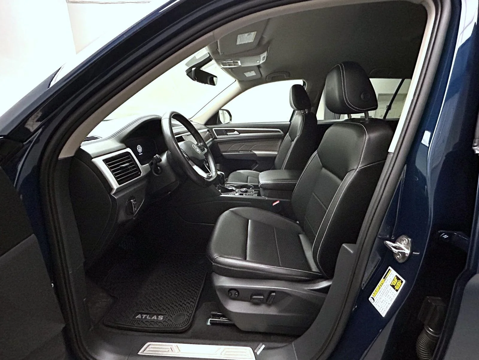 Used 2023 Blue Volkswagen 3.6L V6 SE w/Technology image 10