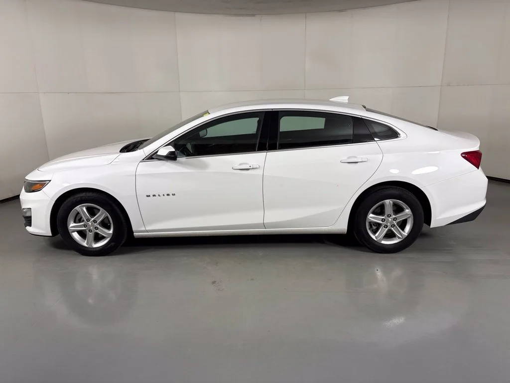 Used 2024 White Chevrolet LT image 5