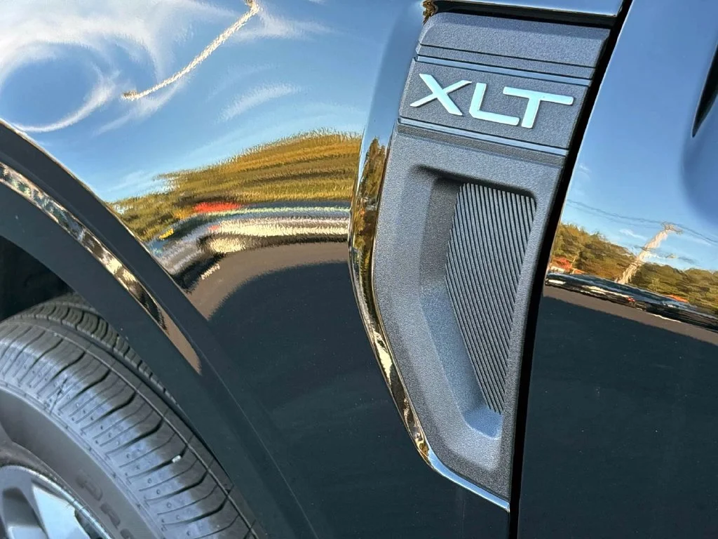 Used 2026 Shadow Black Ford XLT image 10
