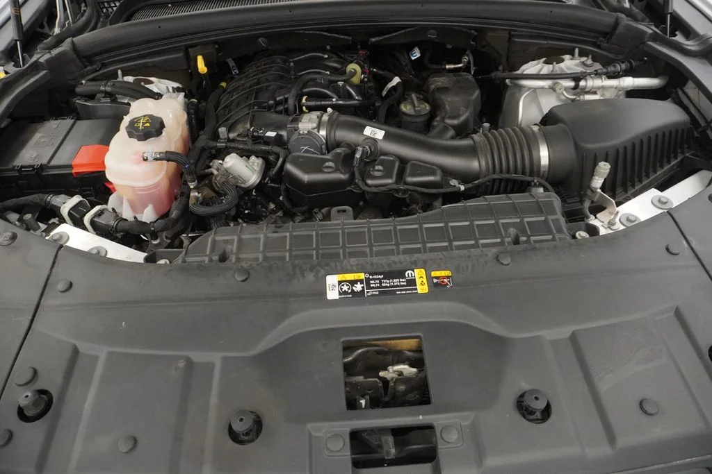 Used 2023 White/off-white Jeep Laredo image 51