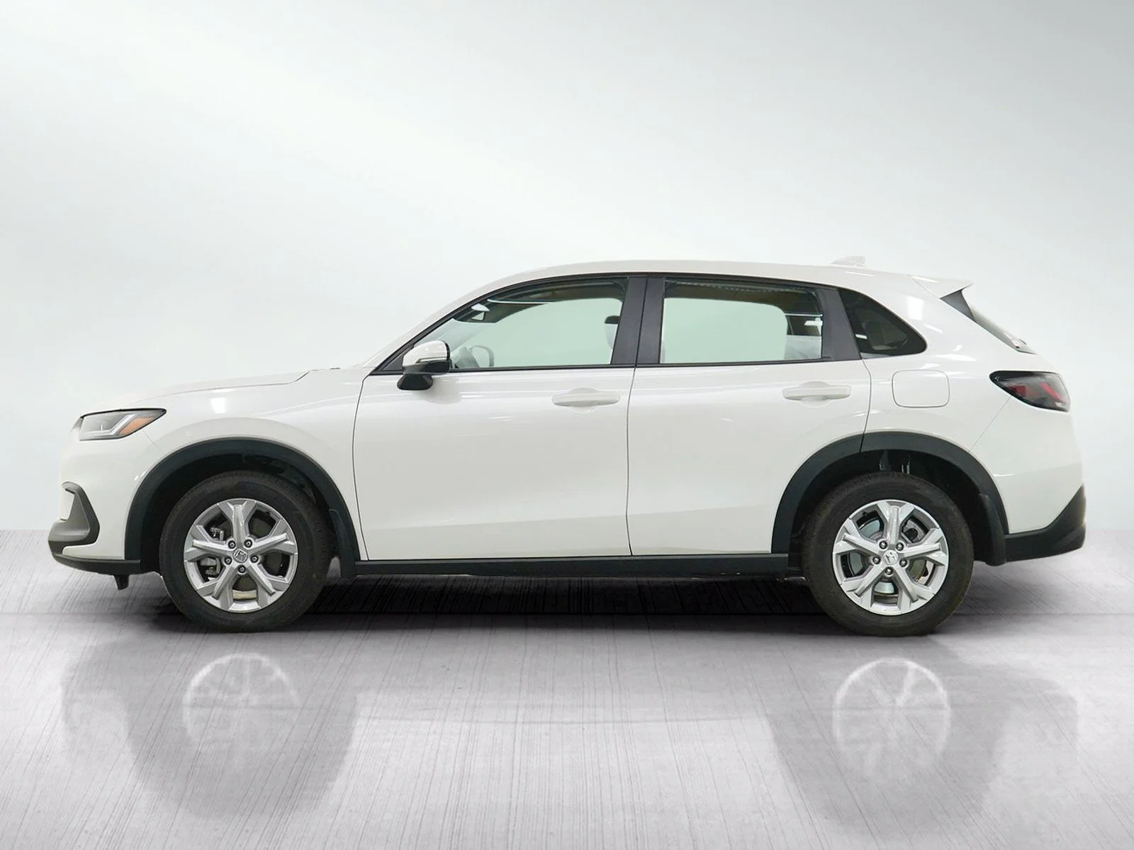 Used 2024 Honda HR-V LX with VIN 3CZRZ2H33RM771838 for sale in Burnsville, Minnesota