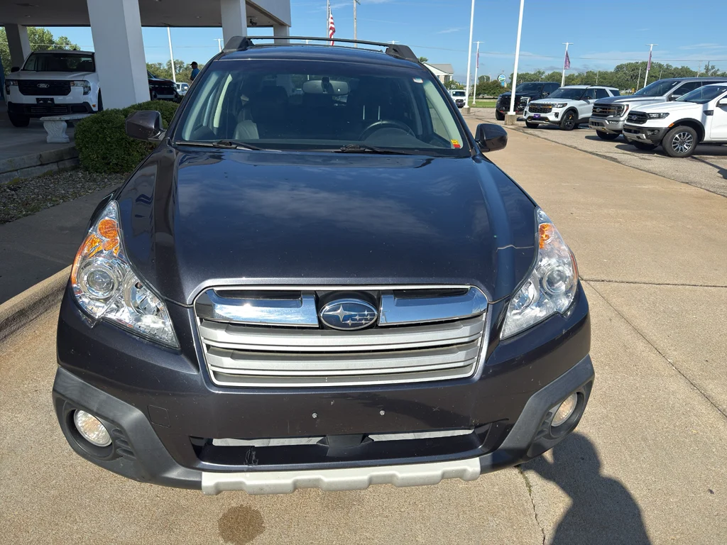 Used 2013  Subaru 2.5i Limited image 6