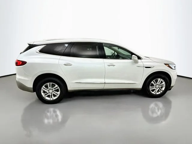 Certified Used 2018 White Frost Tri-Coat Buick Essence image 8
