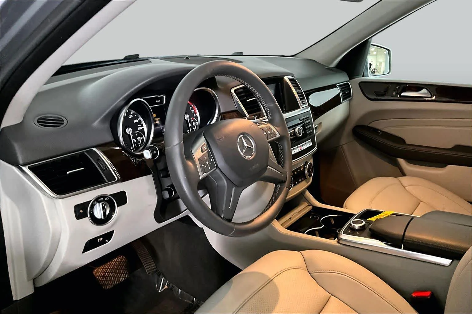 Used 2015 Palladium Silver Metallic Mercedes-Benz ML 350 image 18