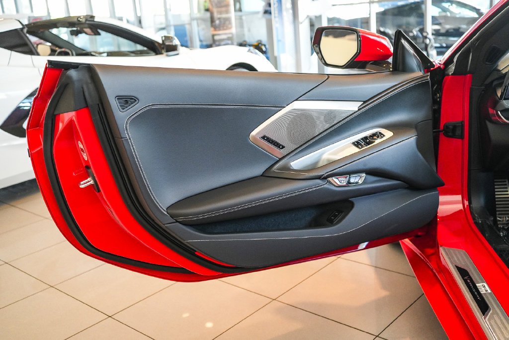 2027 Chevrolet Corvette 2LT - Photo 21