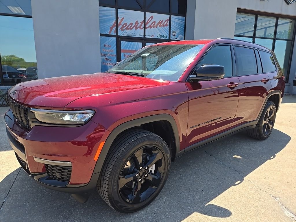 Used 2025 Jeep Grand Cherokee L Limited with VIN 1C4RJKBG1S8736802 for sale in Kansas City