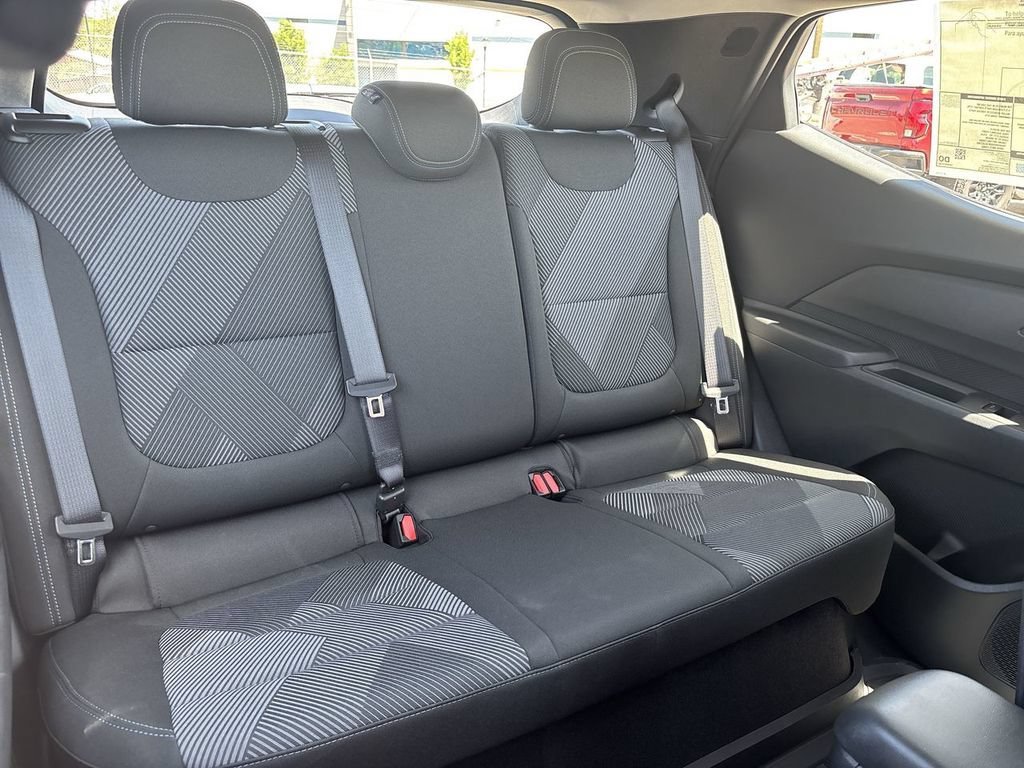 New 2027 Sterling Grey Metallic Chevrolet LT image 27