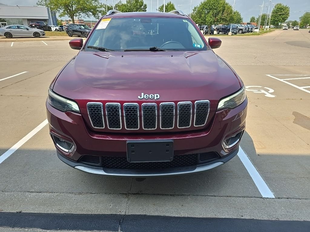 Used 2019 Red Jeep Limited image 2