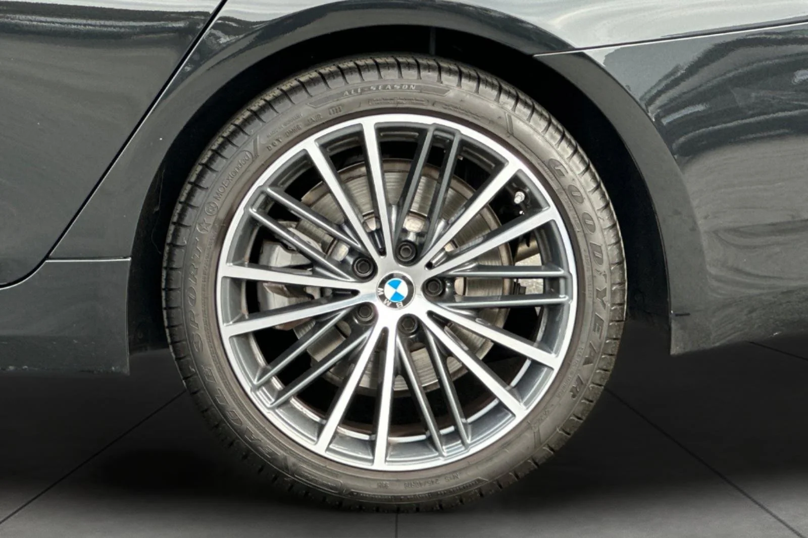 Used 2023 Black Sapphire Metallic BMW 530i image 25
