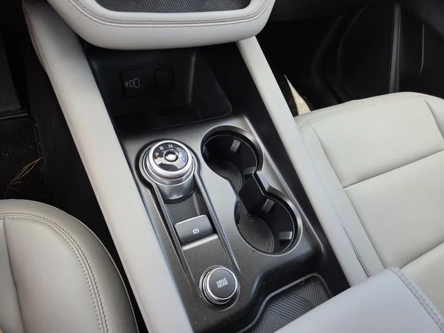 New 2026 Star White Metallic Tri-Coat Ford Active image 36