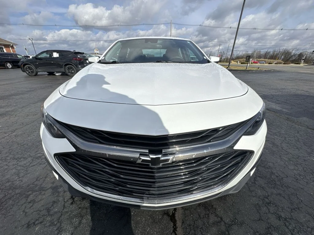 Used 2024 White Chevrolet LT image 26