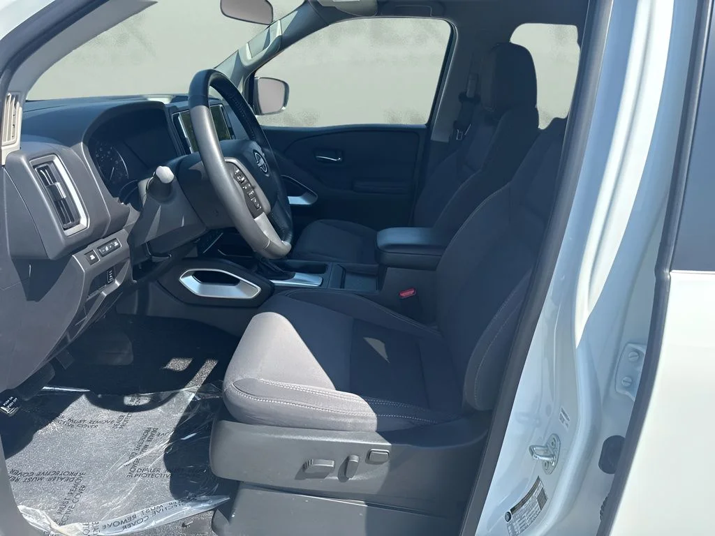 Used 2025 White Nissan SV image 9