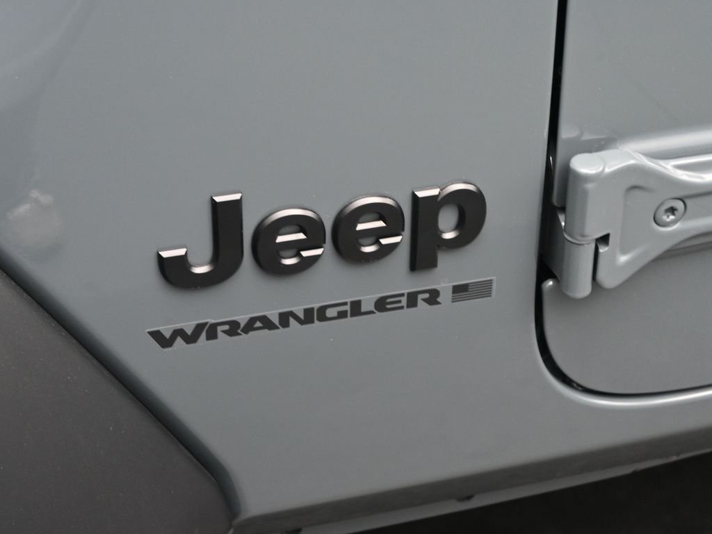 New 2026 Anvil Clear-Coat Exterior Paint Jeep Sport S image 21