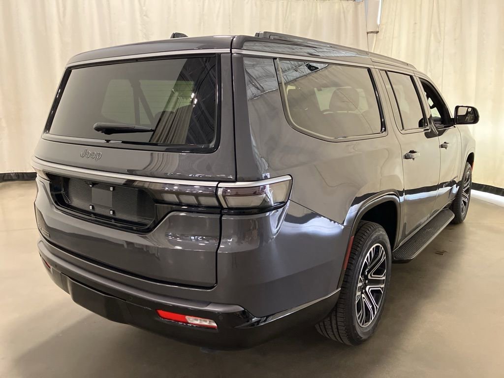 New 2026 Baltic-Gray Metallic Clear-Coat Exterior Paint Jeep  image 24
