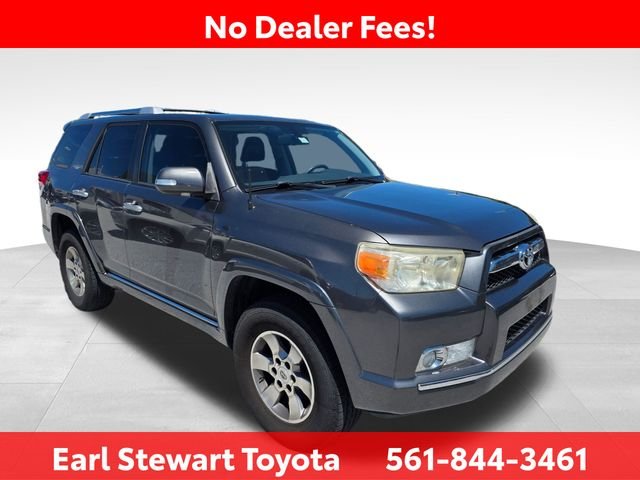 Used 2011 Gray Toyota SR5 image 2
