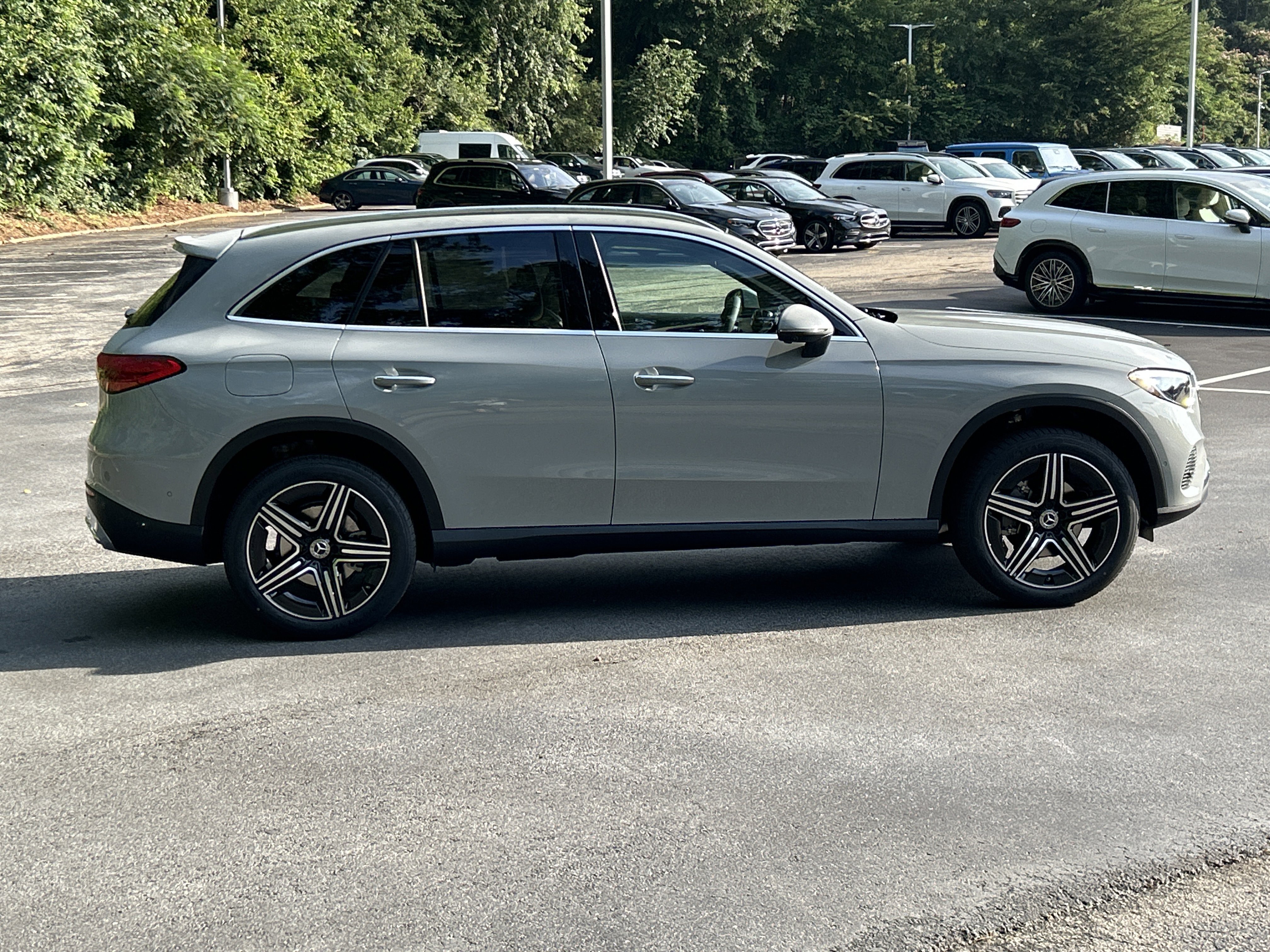 New 2026 MANUFAKTUR Alpine Grey Mercedes-Benz GLC 300 SUV image 5