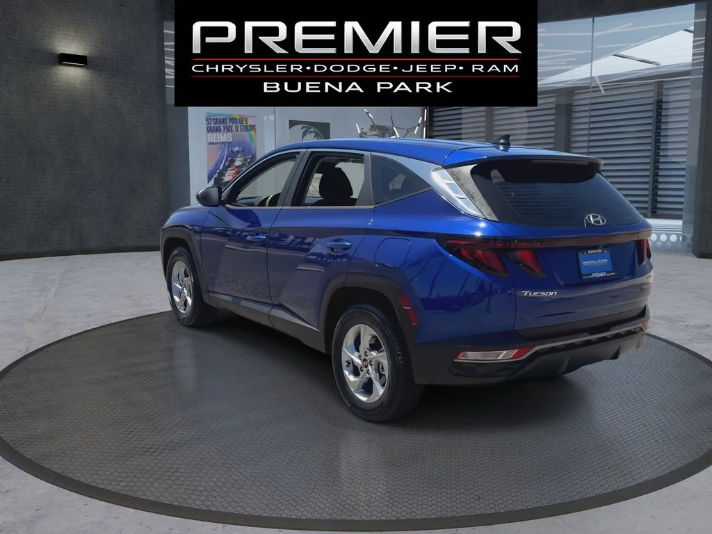 Used 2022 Blue Hyundai SE image 6