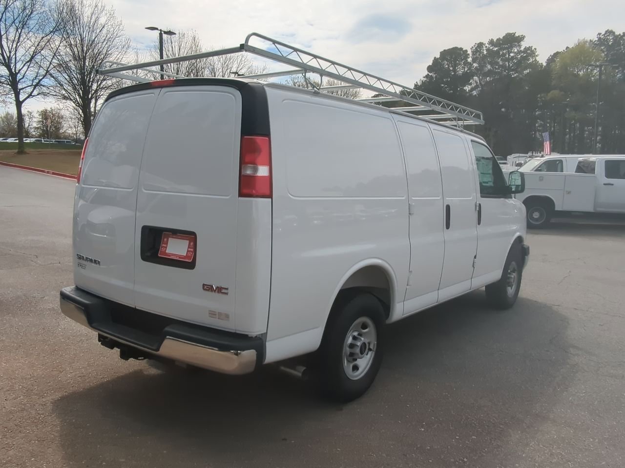 2025 GMC Savana Cargo Work Van - Photo 8