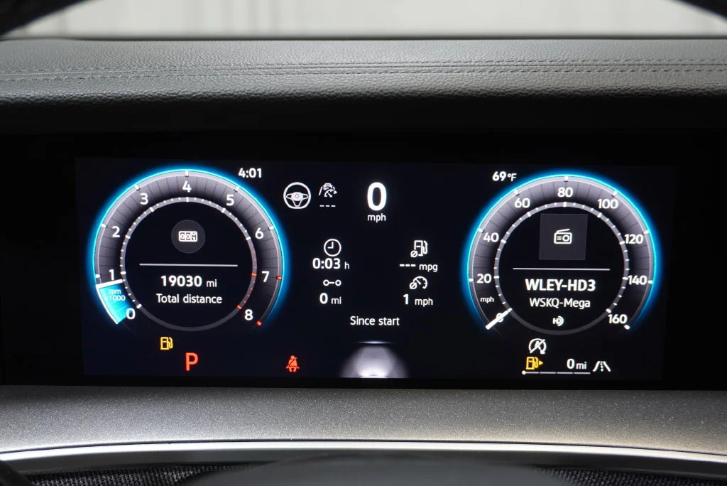 Certified Used 2025 Gray Volkswagen 2.0T S image 2