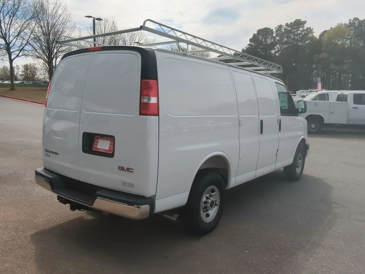 New 2025 Summit White GMC Work Van image 8