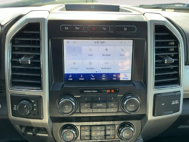 Used 2020 Oxford White Ford Lariat image 15