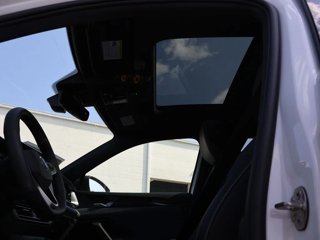 New 2026 White Volkswagen 2.0T SE R-Line Black image 32